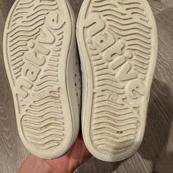 White native shoes for toddlers size 7 - Picture 4 of 4